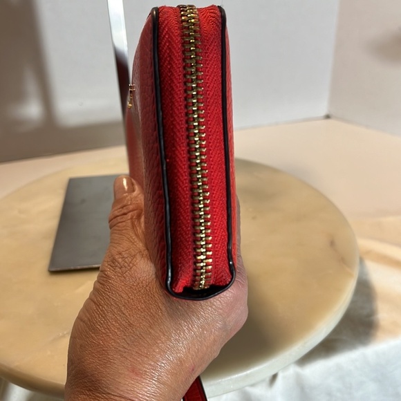 Michael Kors Continental Zip Around Wallet - Picture 4 of 8